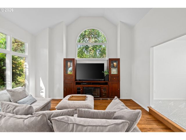 3415 RIVERKNOLL Way, West Linn, OR 97068
