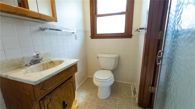 24 S Carriage Drive, St Joseph, MO 64506