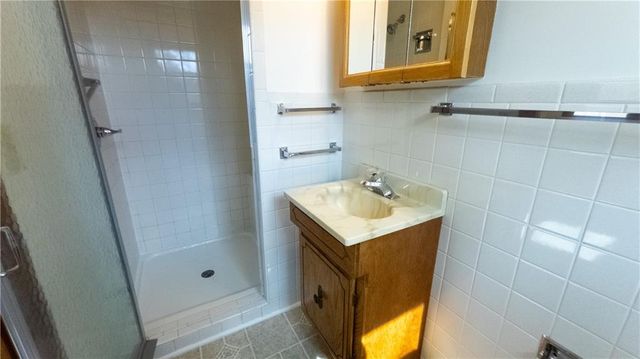 24 S Carriage Drive, St Joseph, MO 64506