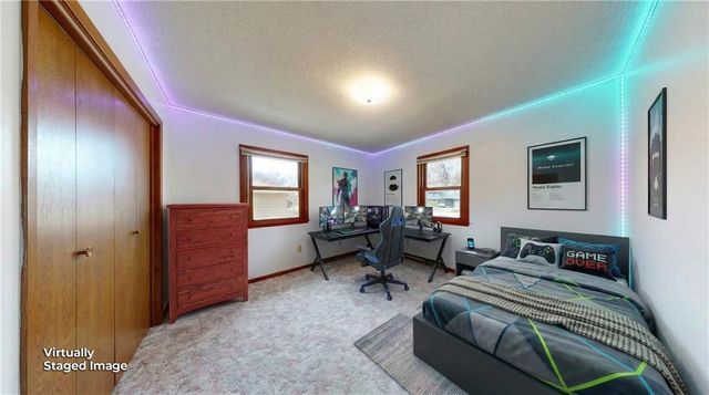 24 S Carriage Drive, St Joseph, MO 64506