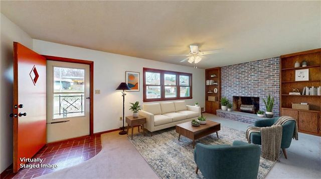 24 S Carriage Drive, St Joseph, MO 64506