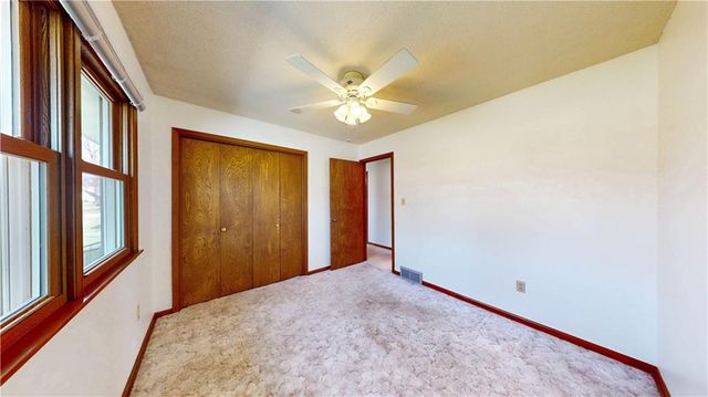 24 S Carriage Drive, St Joseph, MO 64506