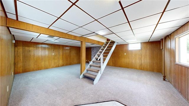 24 S Carriage Drive, St Joseph, MO 64506