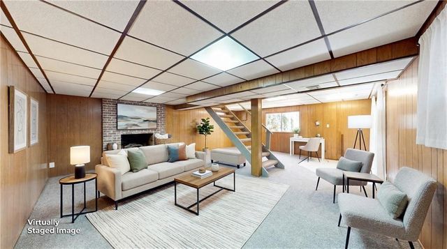 24 S Carriage Drive, St Joseph, MO 64506