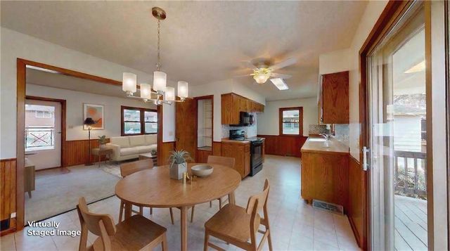 24 S Carriage Drive, St Joseph, MO 64506