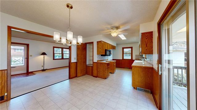 24 S Carriage Drive, St Joseph, MO 64506