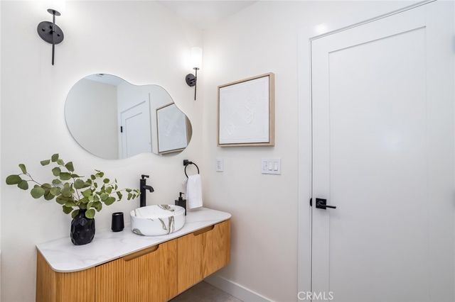 3641 Virginia, Los Angeles, CA 90016