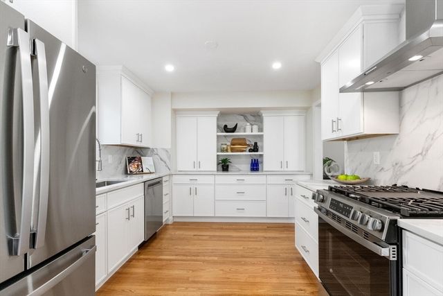 29 Cottage St 29, Newton, MA 02464