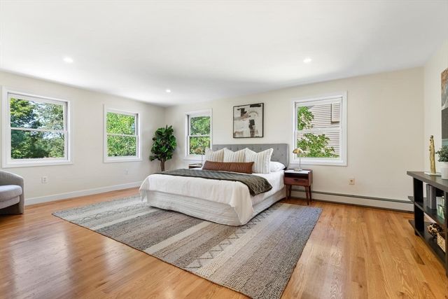 29 Cottage St 29, Newton, MA 02464