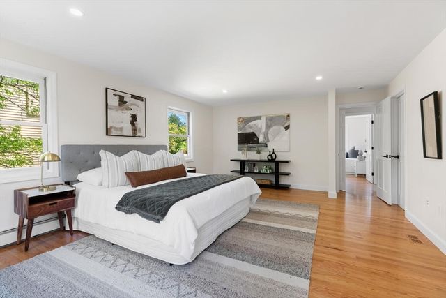 29 Cottage St 29, Newton, MA 02464