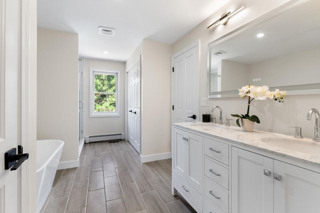 29 Cottage St 29, Newton, MA 02464