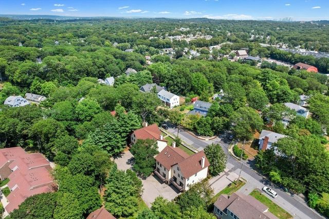 29 Cottage St 29, Newton, MA 02464