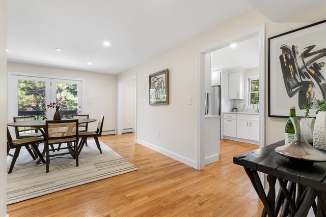 29 Cottage St 29, Newton, MA 02464