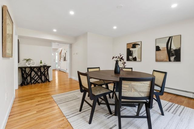 29 Cottage St 29, Newton, MA 02464