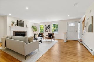 29 Cottage St 29, Newton, MA 02464