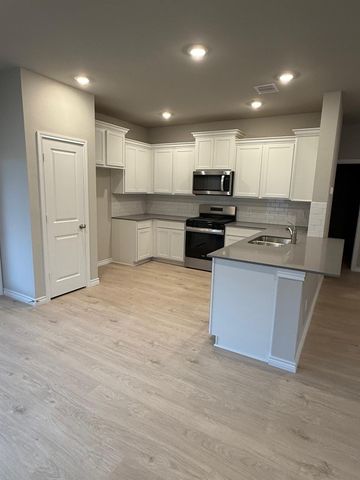 1204 Canton, College Station, TX 77845