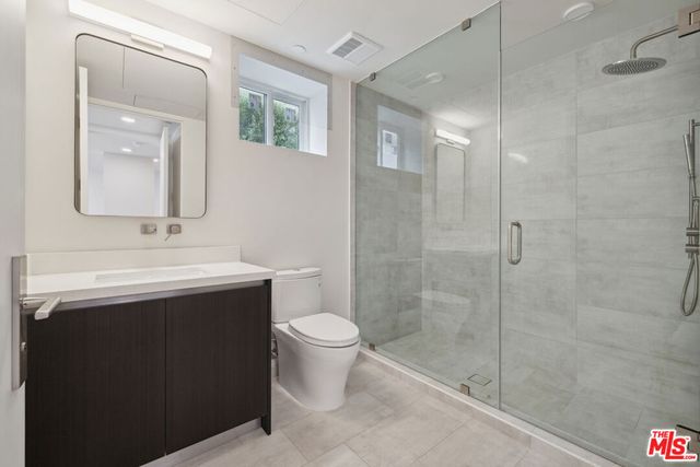 505 S Barrington Avenue 109, Los Angeles, CA 90049