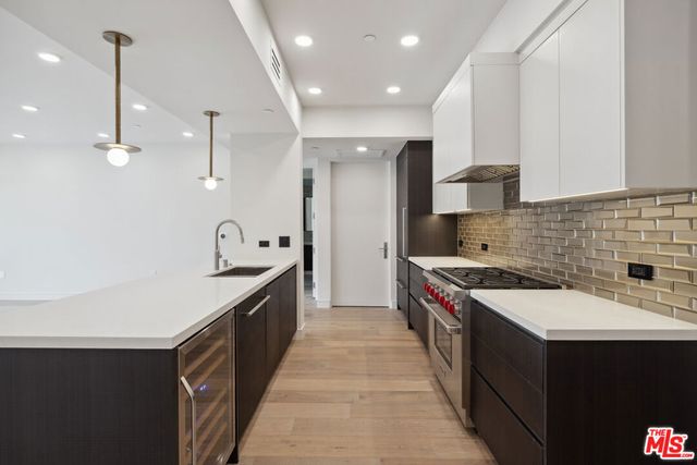 505 S Barrington Avenue 109, Los Angeles, CA 90049