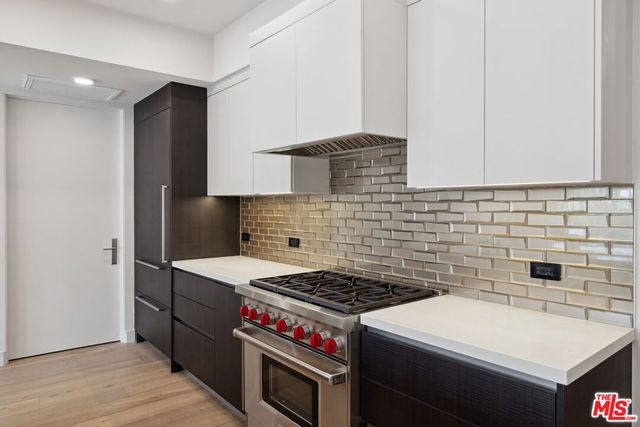 505 S Barrington Avenue 109, Los Angeles, CA 90049