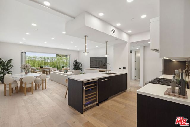 505 S Barrington Avenue 109, Los Angeles, CA 90049