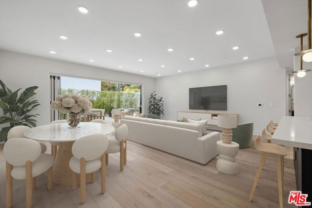 505 S Barrington Avenue 109, Los Angeles, CA 90049