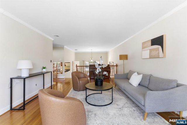 3 Rutgers Court, Roseland, NJ 07068