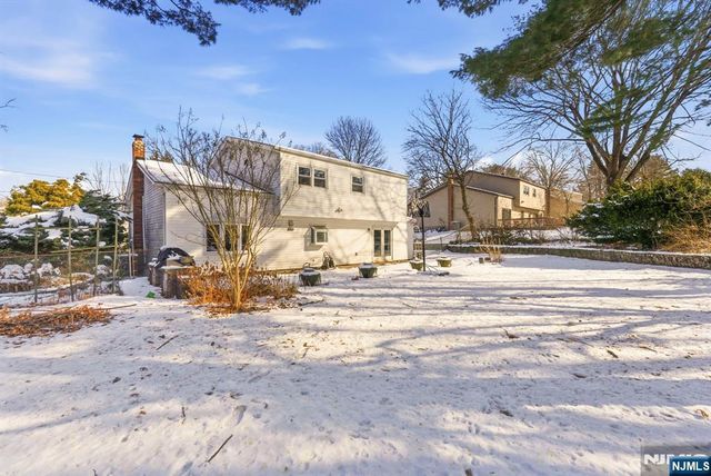 3 Rutgers Court, Roseland, NJ 07068