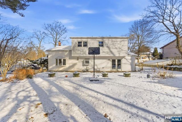 3 Rutgers Court, Roseland, NJ 07068