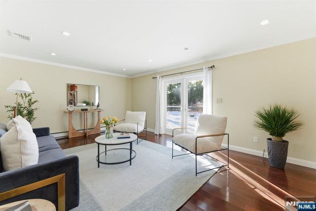 3 Rutgers Court, Roseland, NJ 07068