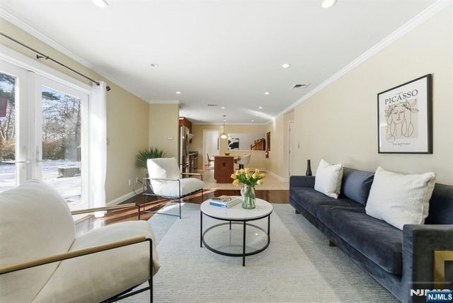 3 Rutgers Court, Roseland, NJ 07068