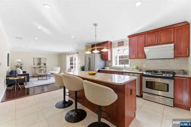 3 Rutgers Court, Roseland, NJ 07068