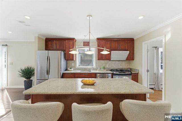 3 Rutgers Court, Roseland, NJ 07068