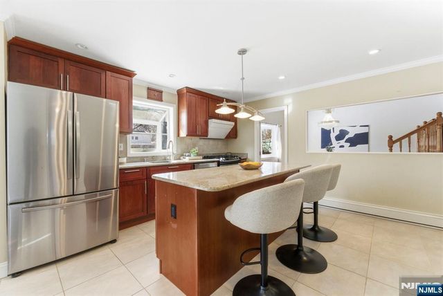 3 Rutgers Court, Roseland, NJ 07068