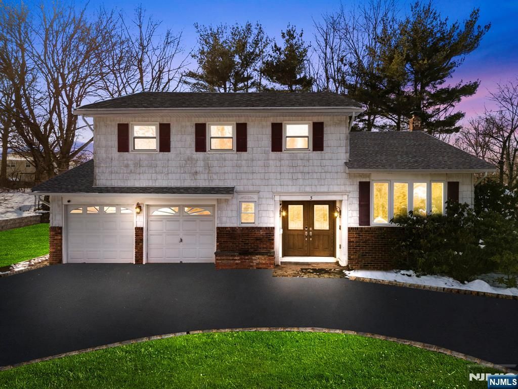 3 Rutgers Court, Roseland, NJ 07068