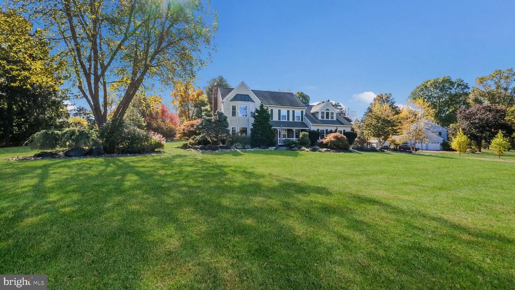 1 HIDDEN LN, Doylestown, PA 18901