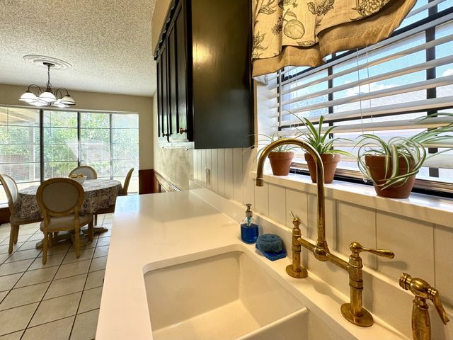 113 NE Timber Ridge Drive, Burleson, TX 76028