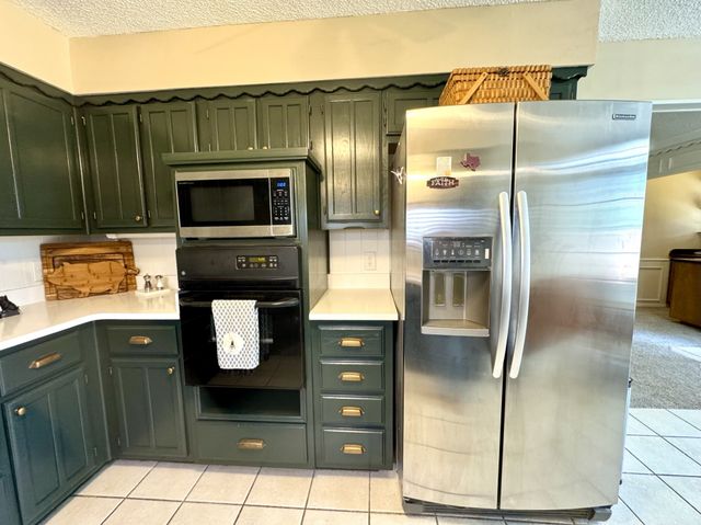 113 NE Timber Ridge Drive, Burleson, TX 76028