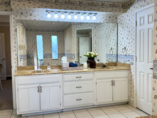 113 NE Timber Ridge Drive, Burleson, TX 76028