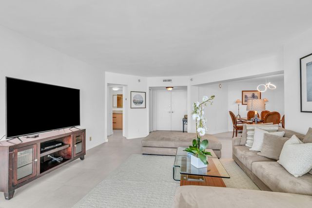 550 S Ocean Boulevard 2105, Boca Raton, FL 33432