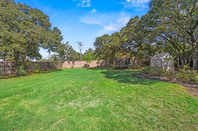 2100 W Continental Boulevard, Southlake, TX 76092