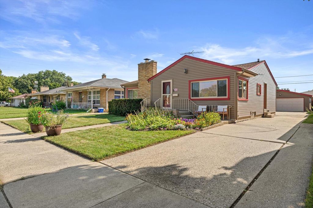 4131 24th AVENUE, Kenosha, WI 53140
