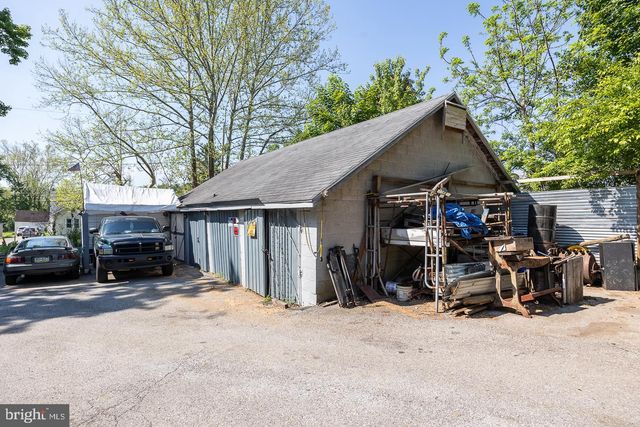 3809 N HUMPTON RD, Downingtown, PA 19335