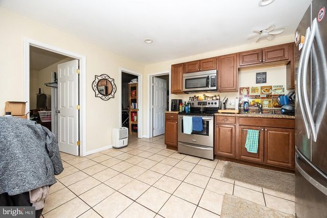 3809 N HUMPTON RD, Downingtown, PA 19335