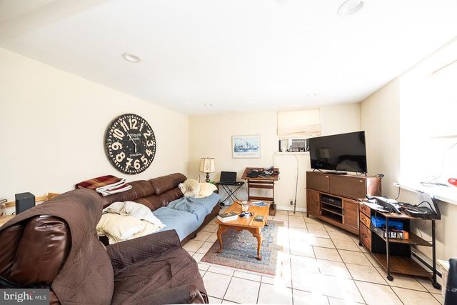 3809 N HUMPTON RD, Downingtown, PA 19335