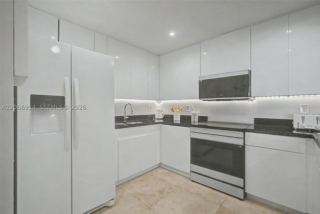 2301 Collins Ave 908, Miami Beach, FL 33139