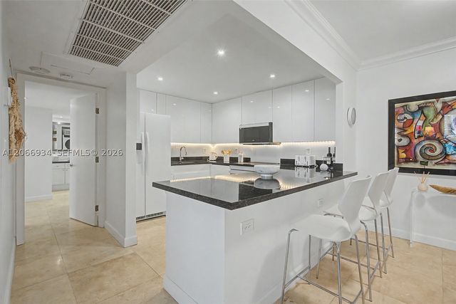 2301 Collins Ave 908, Miami Beach, FL 33139