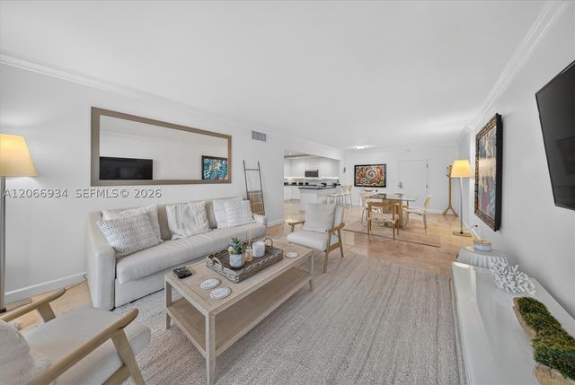 2301 Collins Ave 908, Miami Beach, FL 33139