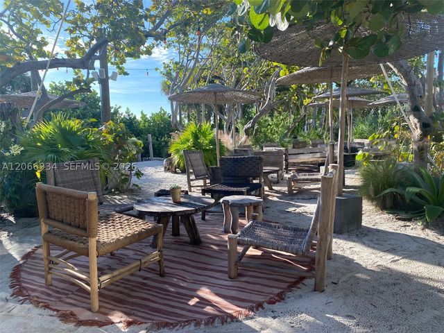 2301 Collins Ave 908, Miami Beach, FL 33139