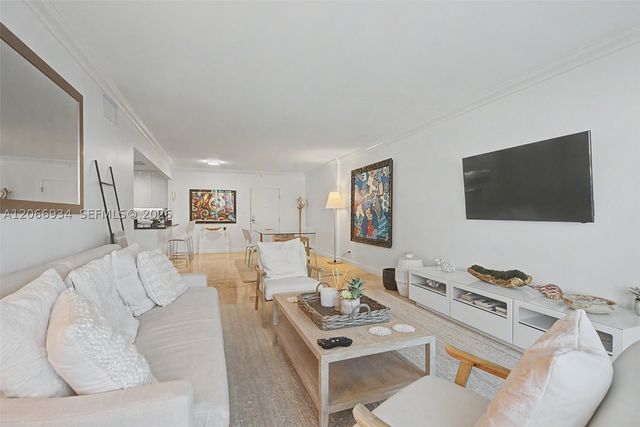 2301 Collins Ave 908, Miami Beach, FL 33139