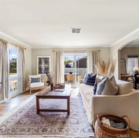 237 23rd, Costa Mesa, CA 92627